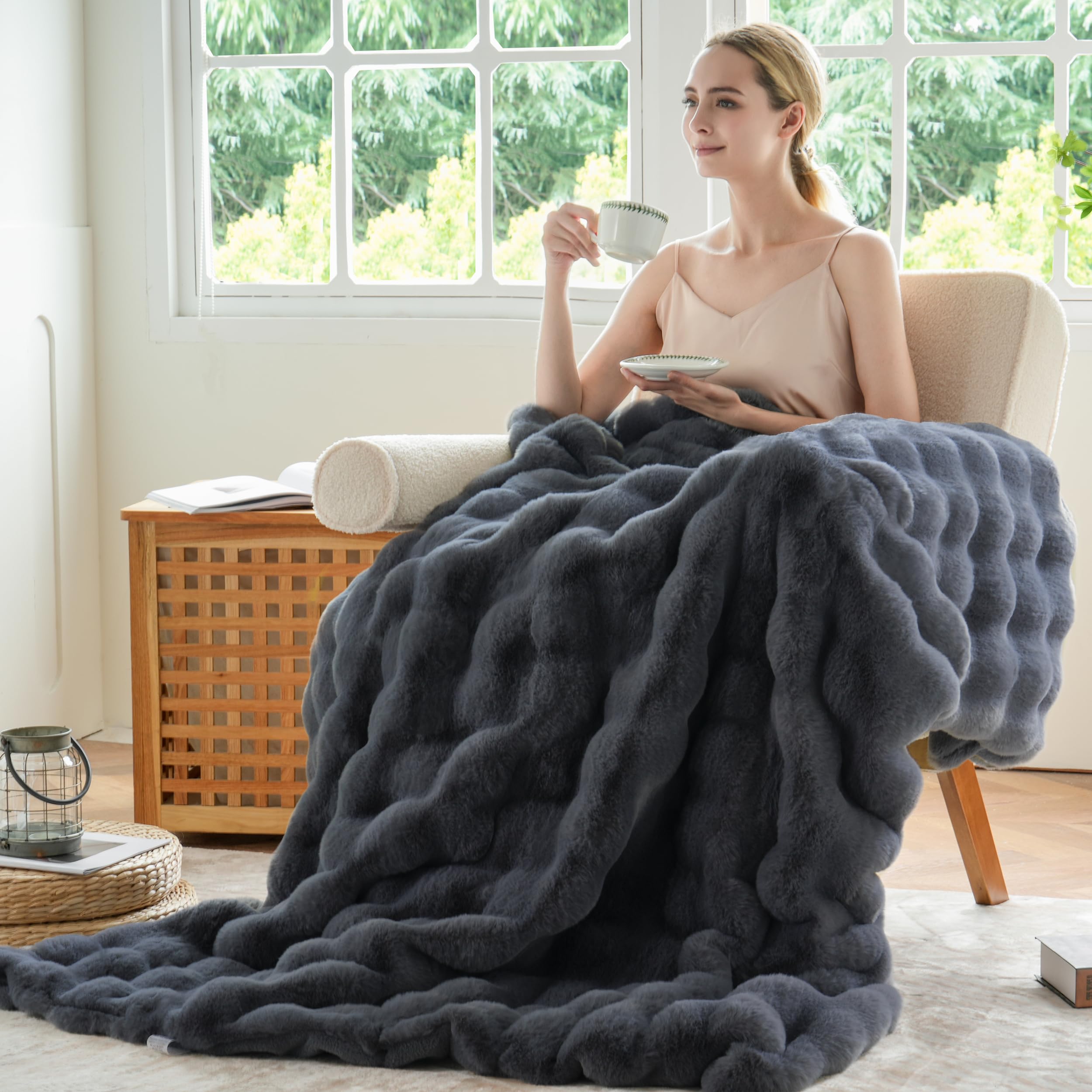 BENVWE Fluffy Faux Fur Throw Blanket for Couch, Soft Plush Thick Cozy Fuzzy Luxury Minky Bubble Blanket for Home Living Room Decor Gift for Women, Navy Blue, 63" x 80", 1100GSM - The Cozy Corner