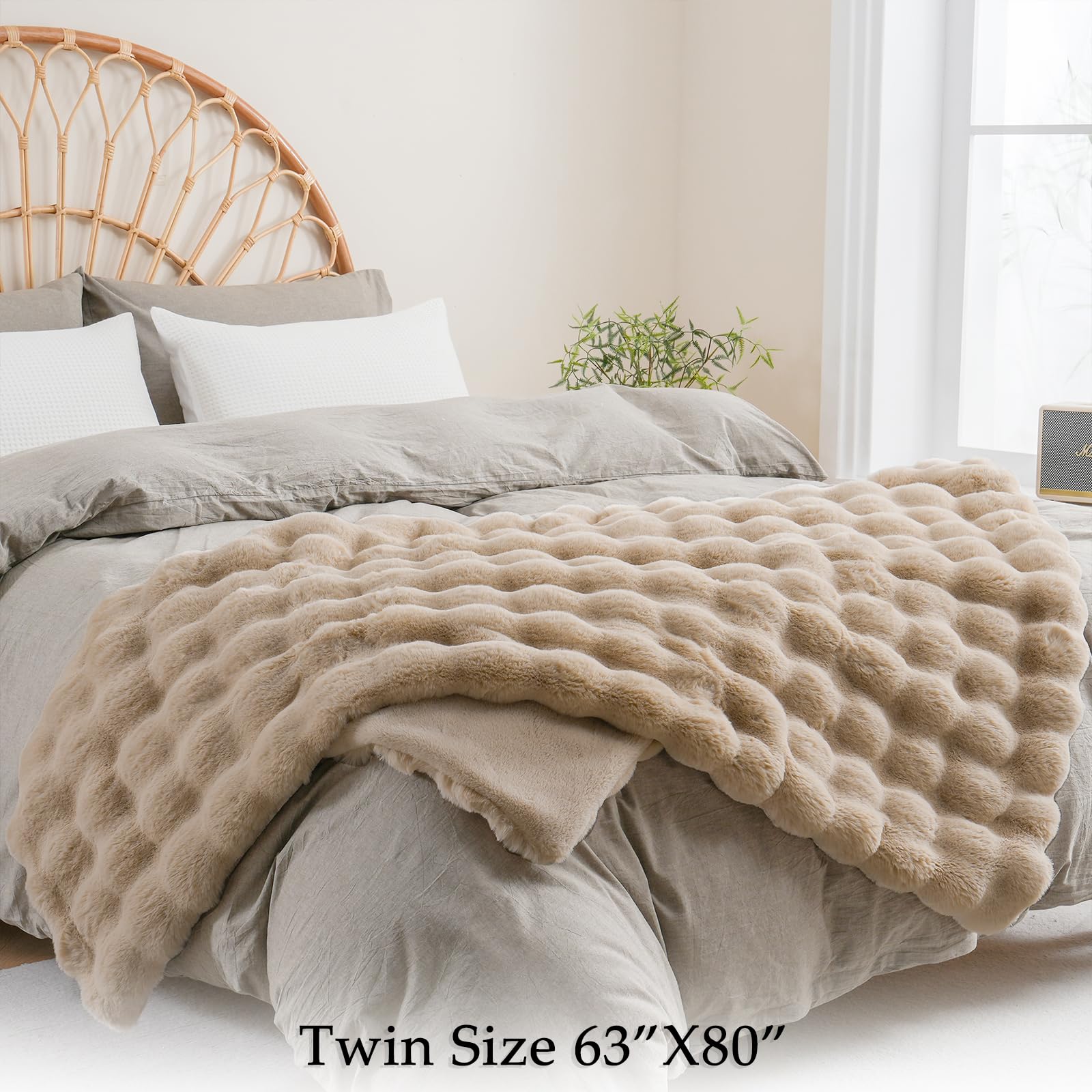 BENVWE Fluffy Faux Fur Throw Blanket for Couch, Soft Plush Thick Cozy Fuzzy Luxury Minky Bubble Blanket for Home Living Room Decor Gift for Women, Navy Blue, 63" x 80", 1100GSM - The Cozy Corner