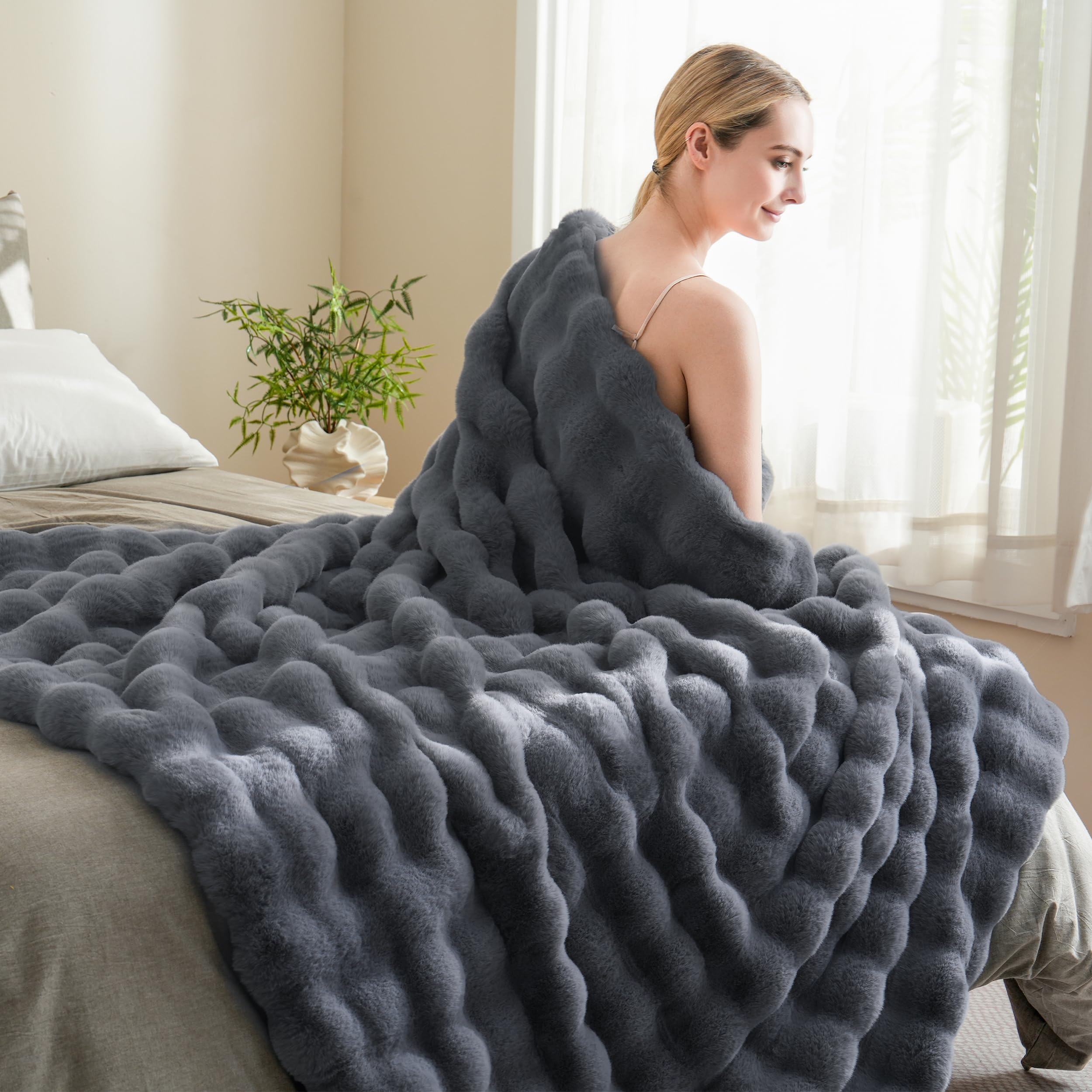 BENVWE Fluffy Faux Fur Throw Blanket for Couch, Soft Plush Thick Cozy Fuzzy Luxury Minky Bubble Blanket for Home Living Room Decor Gift for Women, Navy Blue, 63" x 80", 1100GSM - The Cozy Corner