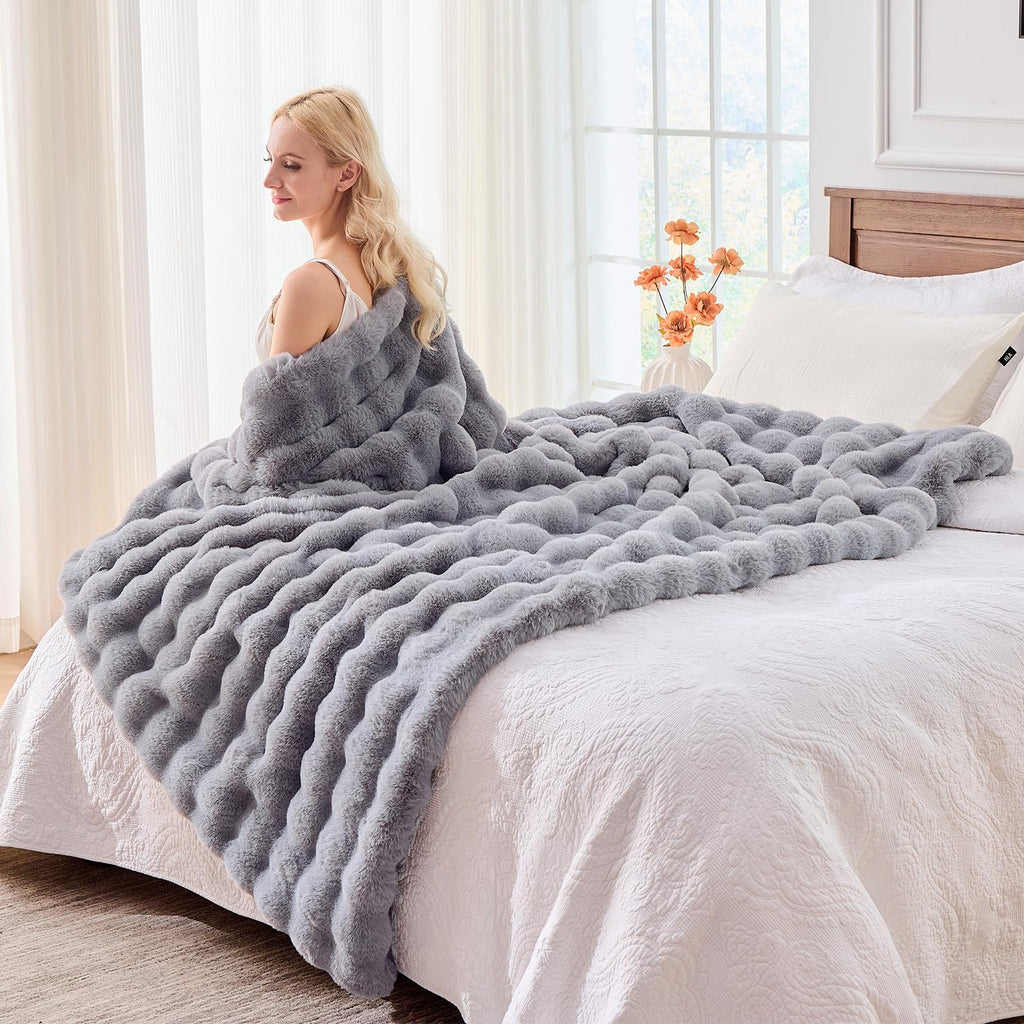 BENVWE Fluffy Faux Fur Throw Blanket for Couch, Soft Plush Thick Cozy Fuzzy Luxury Minky Bubble Blanket for Home Living Room Decor Gift for Women, Navy Blue, 63" x 80", 1100GSM - The Cozy Corner